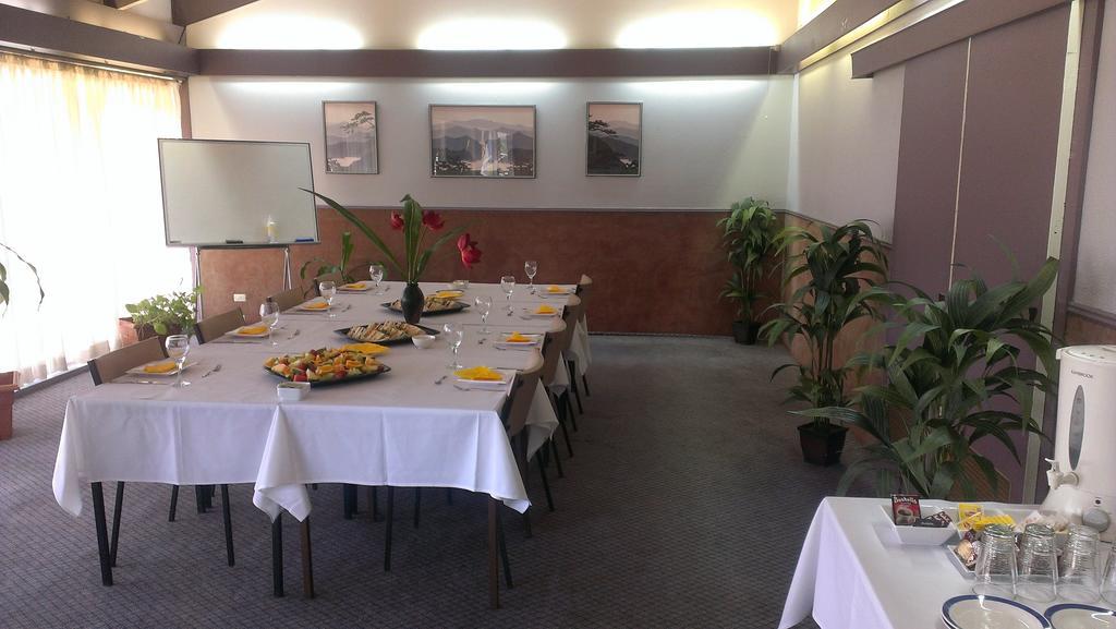 Lindy Lodge Motel Adelaide Bagian luar foto