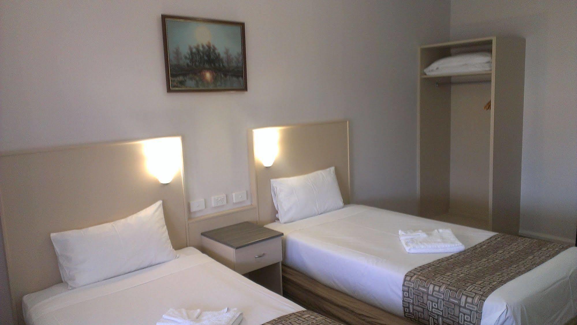Lindy Lodge Motel Adelaide Bagian luar foto