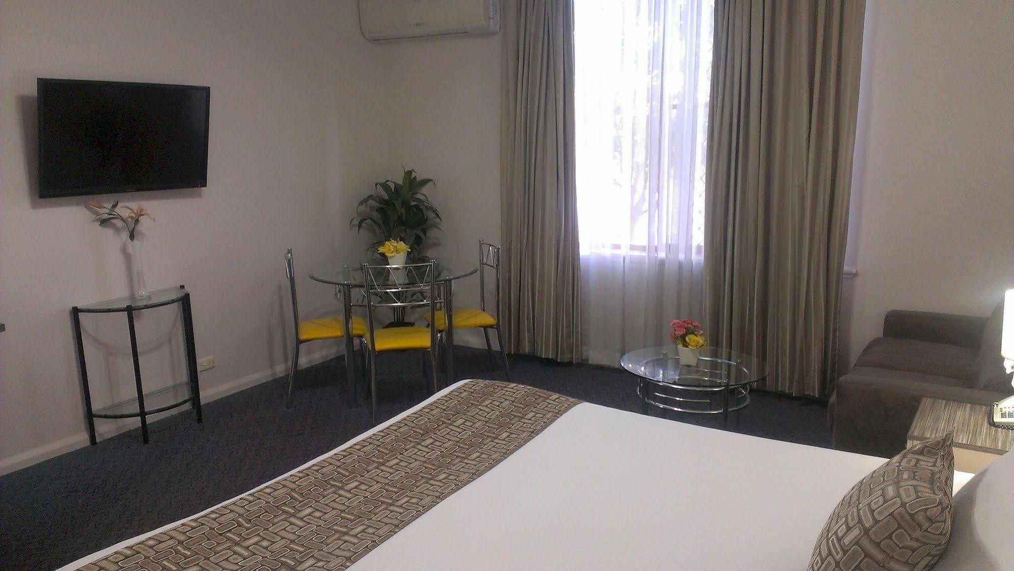 Lindy Lodge Motel Adelaide Bagian luar foto